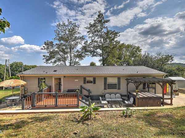 2004 Sweetbriar Road, Kingsport, TN 37665