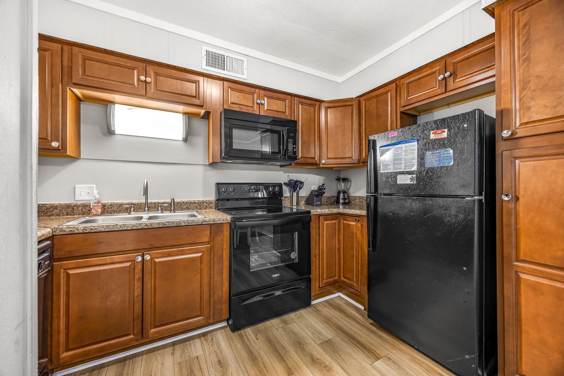 5905 S Kings Hwy. Photo 25