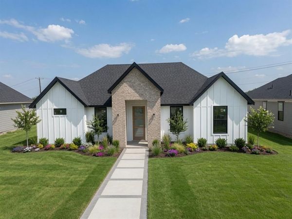 1636 W Wintergreen Road, Lancaster, TX 75134