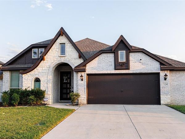 324 W Milas Lane, Glenn Heights, TX 75154