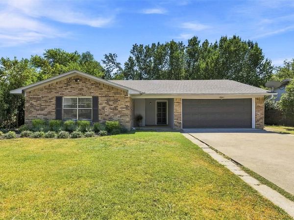 213 San Jacinto Street , Waxahachie, TX 75165
