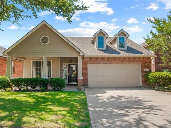 10437 Bradshaw Drive, Fort Worth, TX 76108