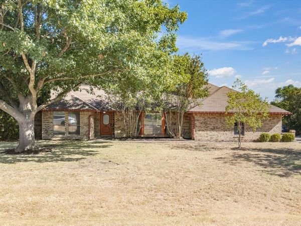 840 Lynn Ann Drive , Red Oak, TX 75154