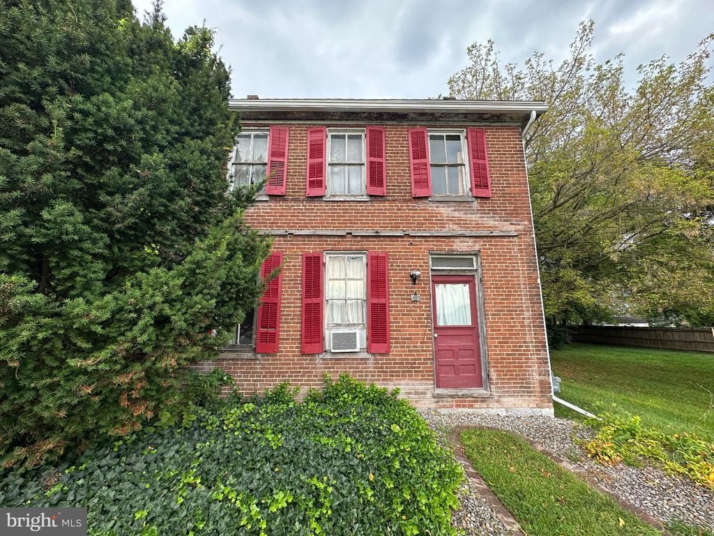 408 N ALLISON STREET , GREENCASTLE, PA 17225