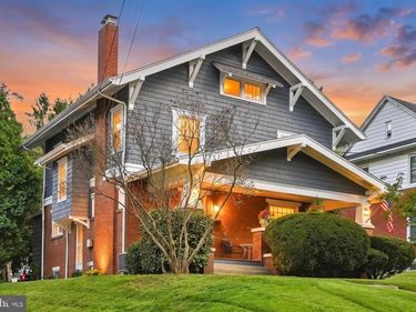 221 E AREBA AVENUE, HERSHEY, PA 17033