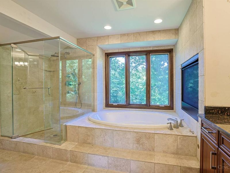 4805 Drake Road, Cincinnati, OH 45243 Photo 37
