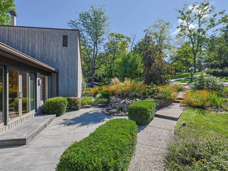 4805 Drake Road, Cincinnati, OH 45243 Photo 4