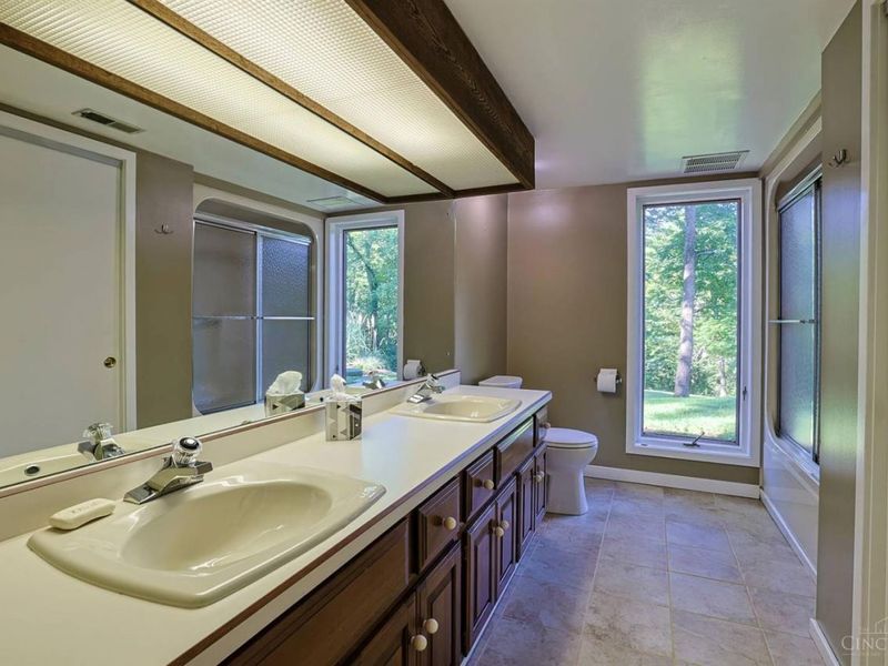 4805 Drake Road, Cincinnati, OH 45243 Photo 60