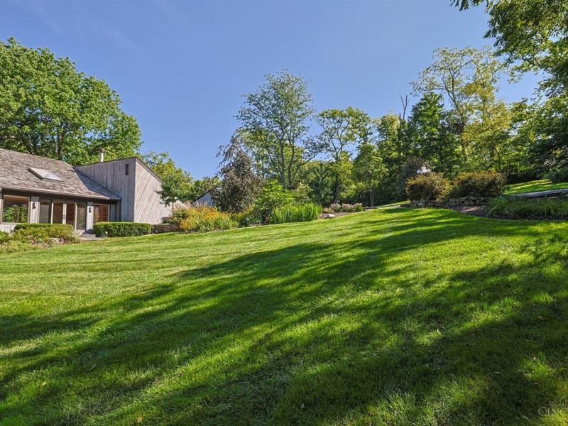 4805 Drake Road, Cincinnati, OH 45243 Photo 70