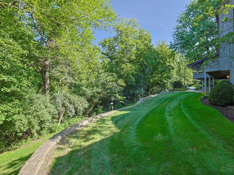 4805 Drake Road, Cincinnati, OH 45243 Photo 72
