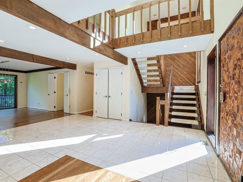 4805 Drake Road, Cincinnati, OH 45243 Photo 8