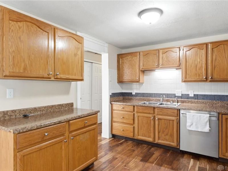3161 Dorf Drive, Moraine, OH 45439 Photo 11