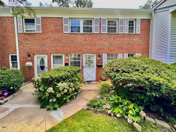 704 Towne House Village Village , Unit 704, Hauppauge, NY 11749