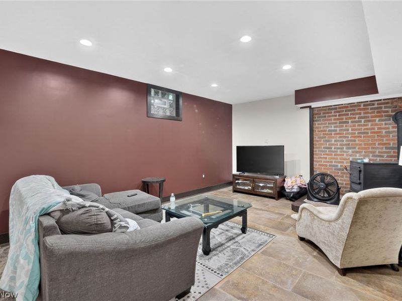 598 Randolph Road, Mogadore, OH 44260 Photo 9