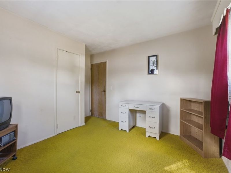 2425 Regentview Street NE, Canton, OH 44705 Photo 21