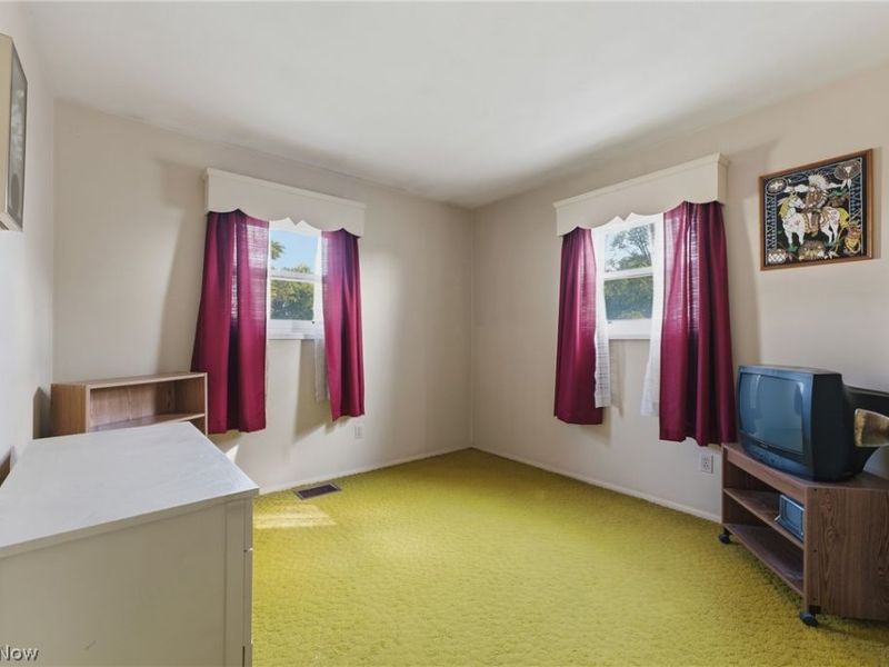 2425 Regentview Street NE, Canton, OH 44705 Photo 22