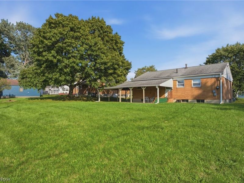 2425 Regentview Street NE, Canton, OH 44705 Photo 26