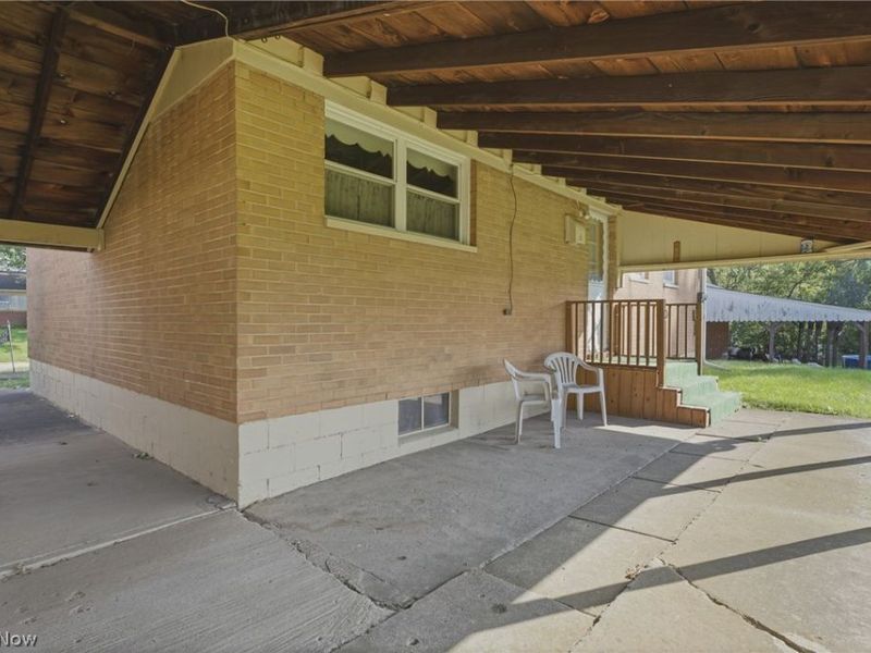 2425 Regentview Street NE, Canton, OH 44705 Photo 27