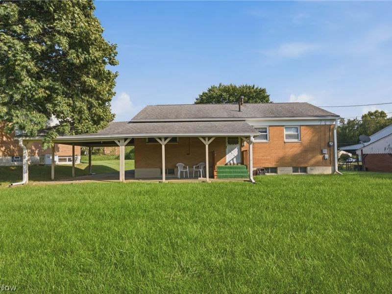 2425 Regentview Street NE, Canton, OH 44705 Photo 7