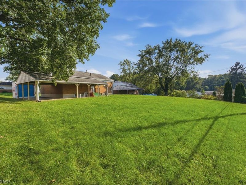 2425 Regentview Street NE, Canton, OH 44705 Photo 8