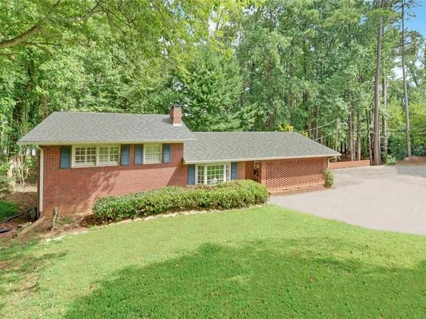 4593 T Moore Road, Oakwood, GA 30566