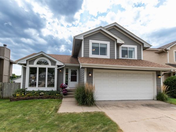 5228 Stonebridge Place, West Des Moines, IA 50265