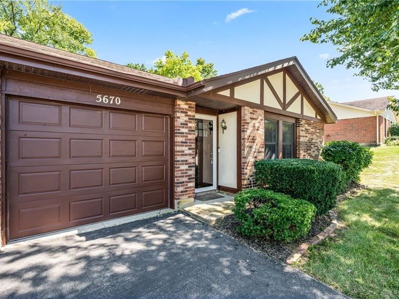 5670 Cobblegate Drive, Dayton, OH 45449 Photo 1