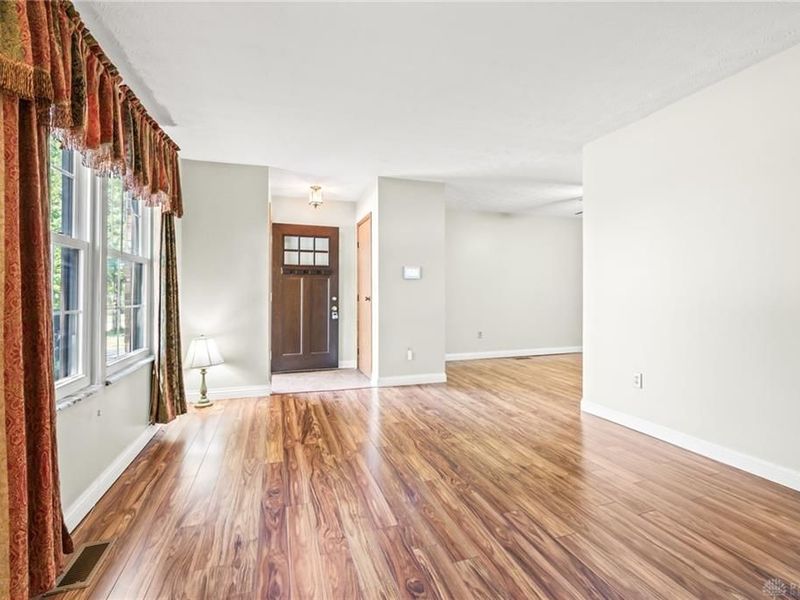5670 Cobblegate Drive, Dayton, OH 45449 Photo 14