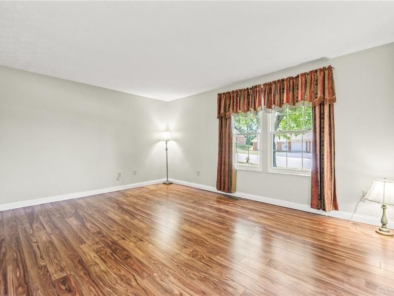5670 Cobblegate Drive, Dayton, OH 45449 Photo 2