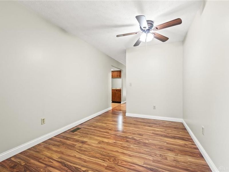 5670 Cobblegate Drive, Dayton, OH 45449 Photo 3