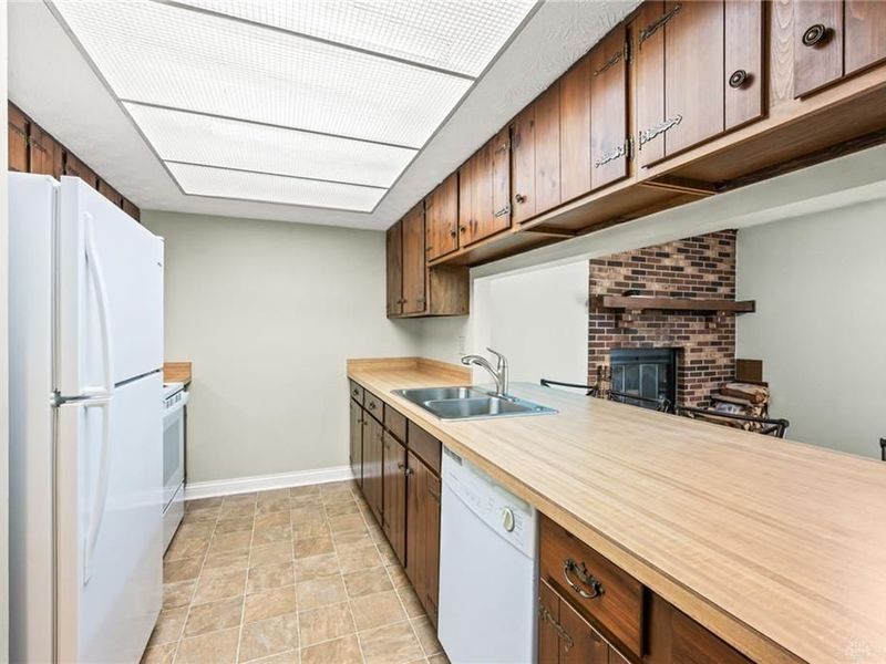 5670 Cobblegate Drive, Dayton, OH 45449 Photo 4