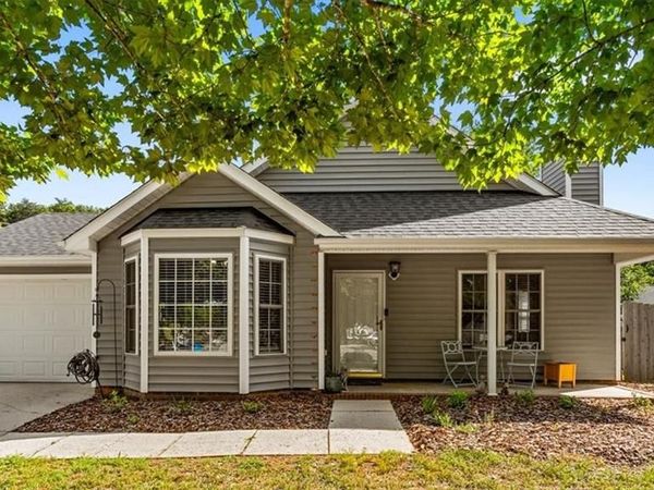 21 Crestbrook Court , Greensboro, NC 27455