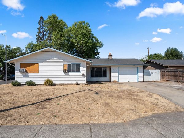 7675 Gladstone Avenue, White City, OR 97503
