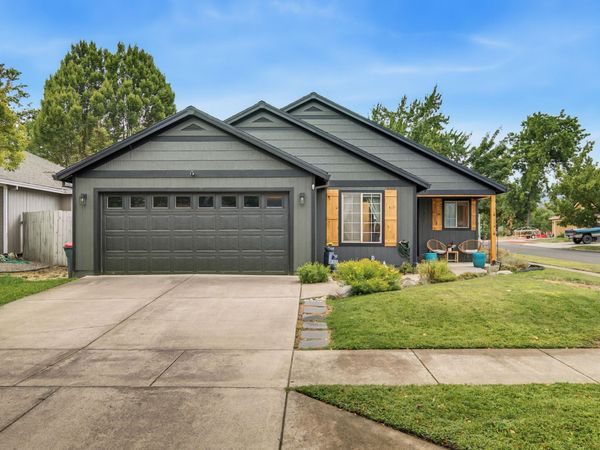719 Nobility Drive, Medford, OR 97501