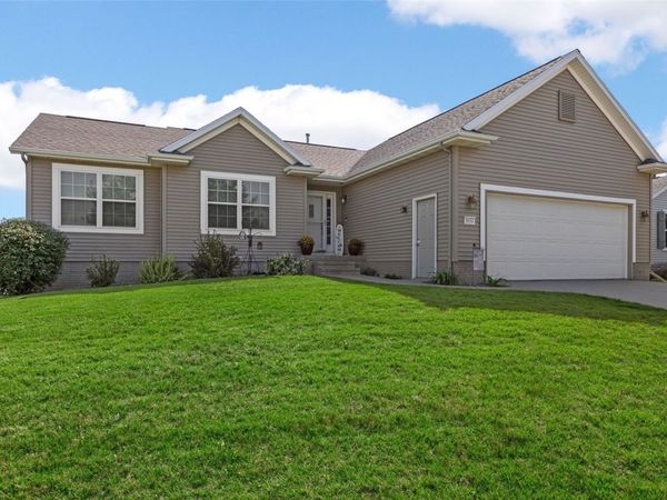 8634 Harrington Drive NE, Cedar Rapids, IA 52402