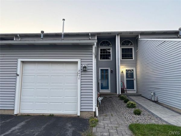 8490 Fathom Drive, Baldwinsville, NY 13027