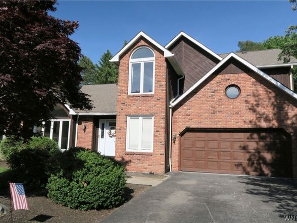 6035 Whitegate Crossing, East Amherst, NY 14051