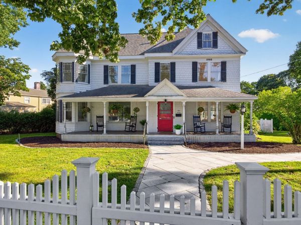 1 Main St, Falmouth, MA 02540