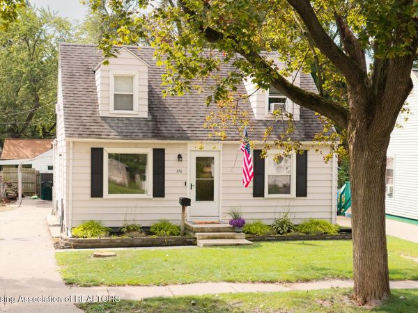 716 Ridgewood Avenue, Lansing, MI 48910