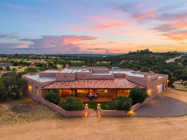 236 Tano Road , Santa Fe, NM 87506