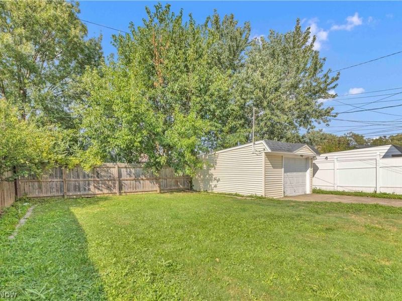 7620 Ivandale Drive, Parma, OH 44129 Photo 27