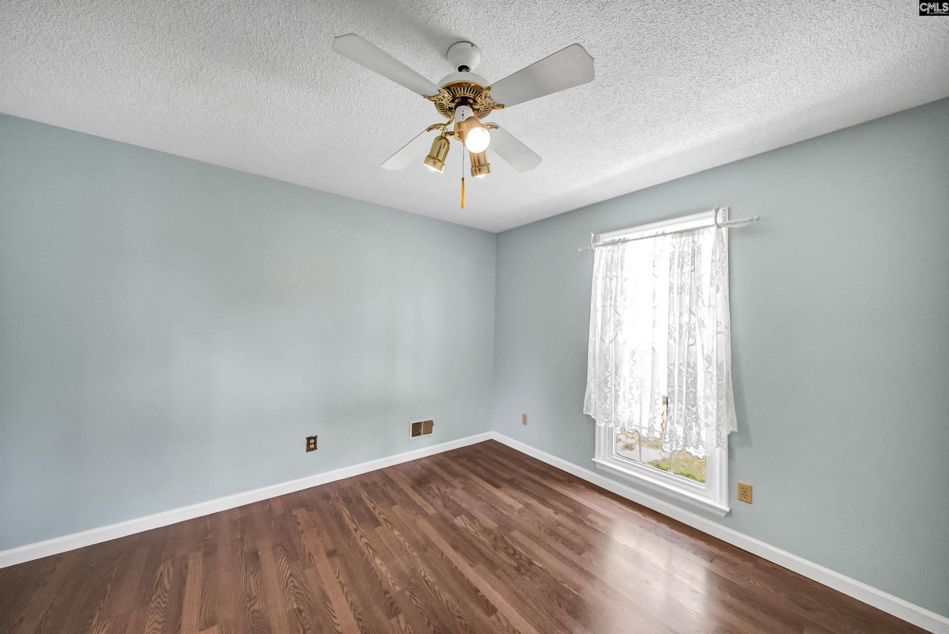 22 Barrister Drive Photo 18