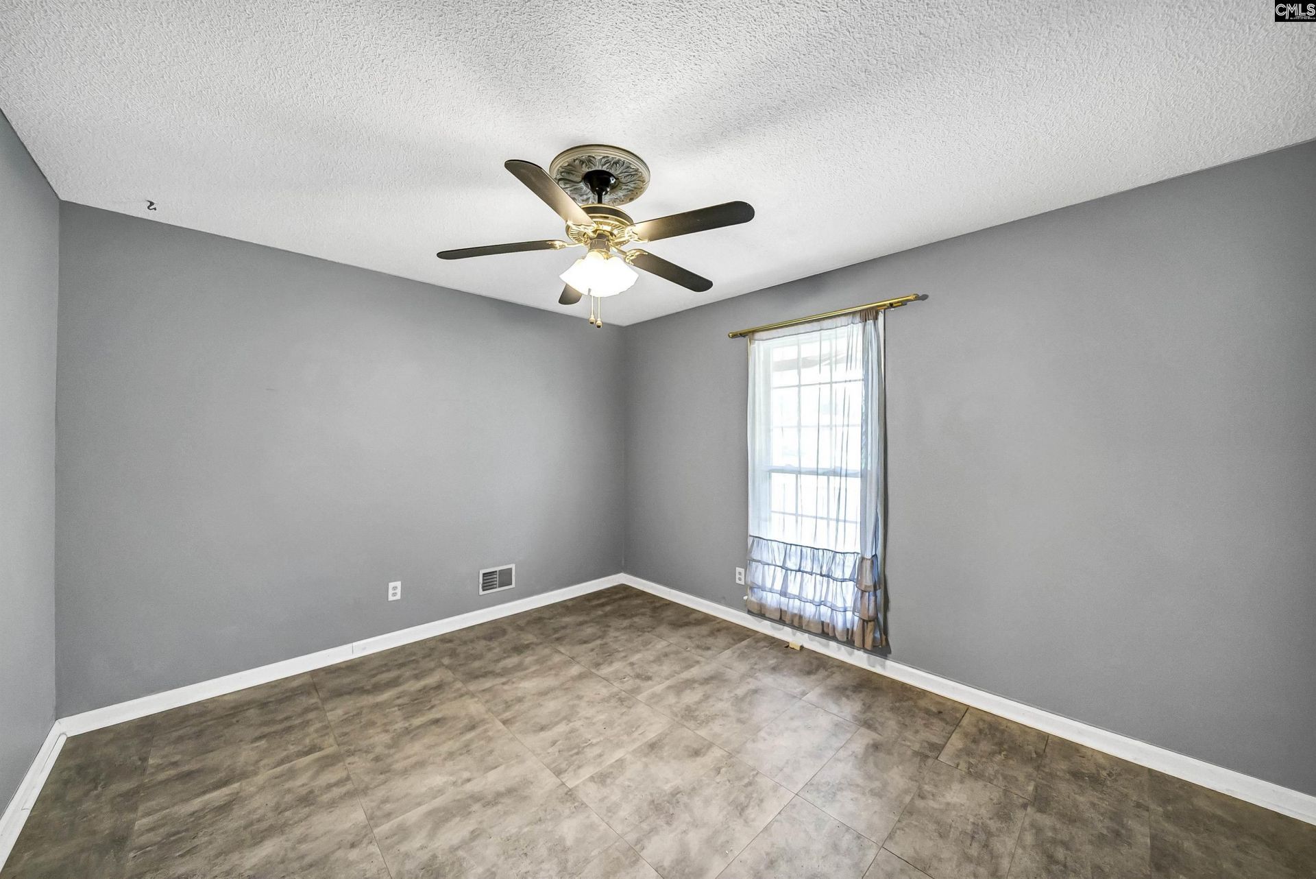 22 Barrister Drive Photo 19