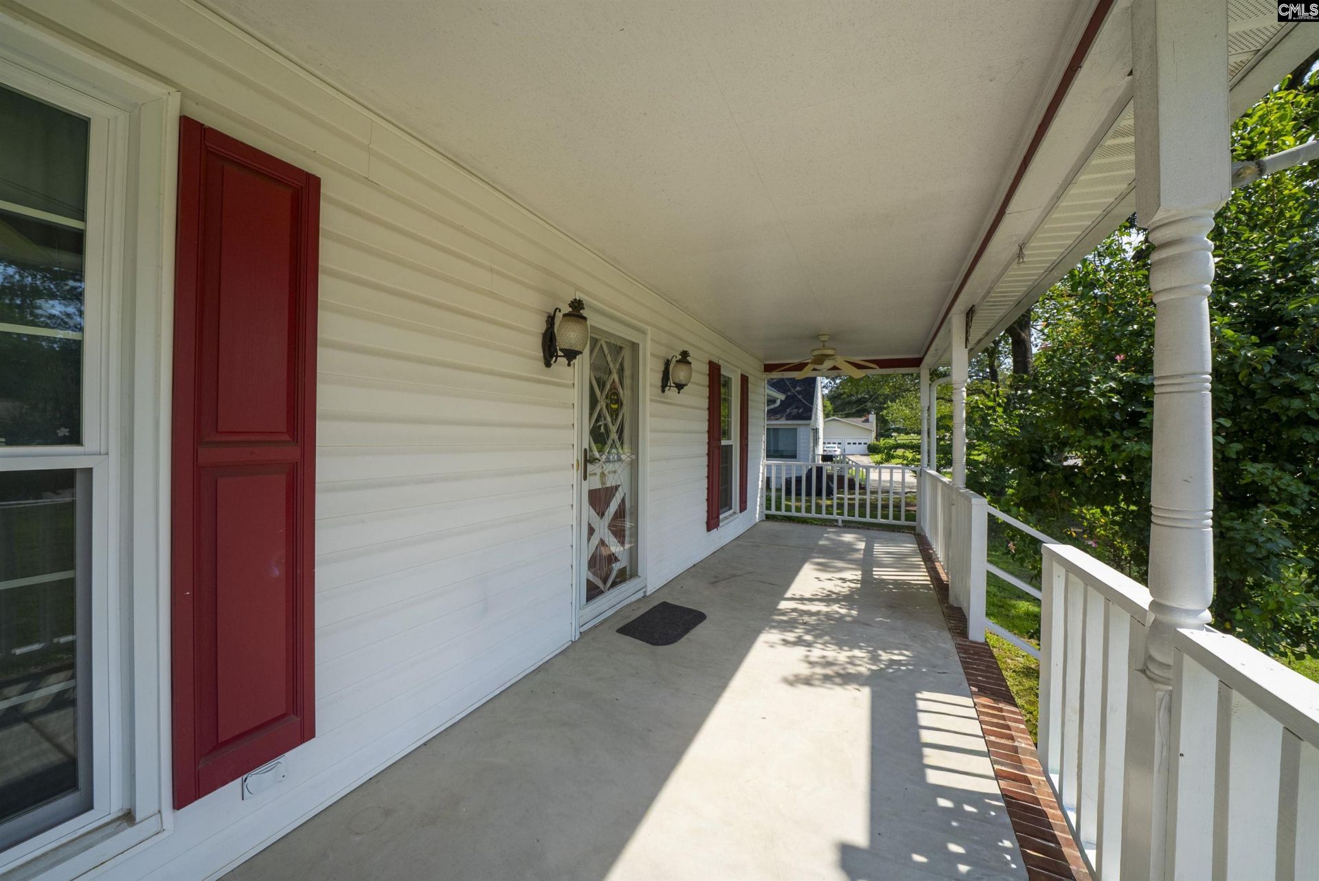 22 Barrister Drive Photo 4