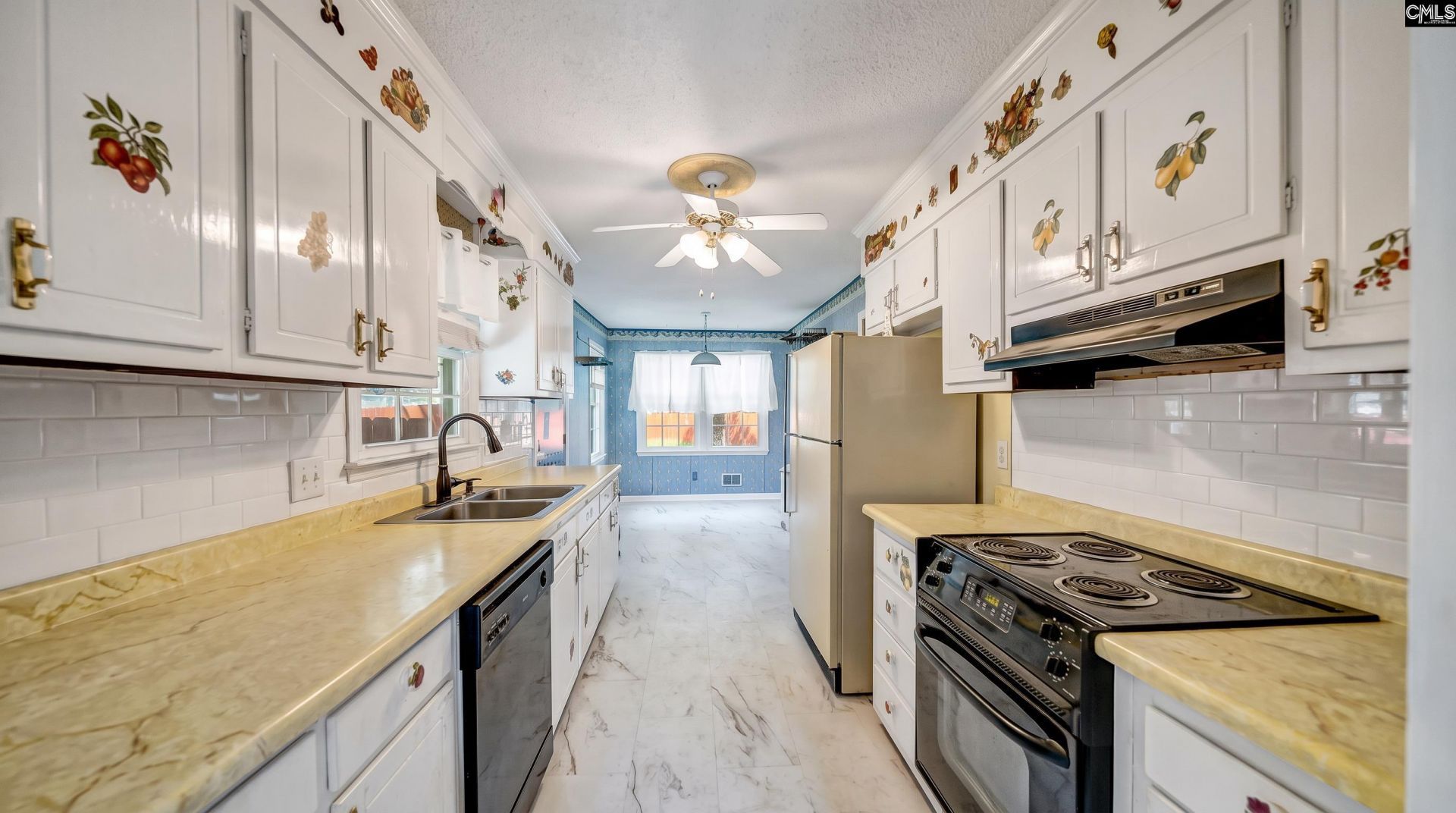 22 Barrister Drive Photo 6