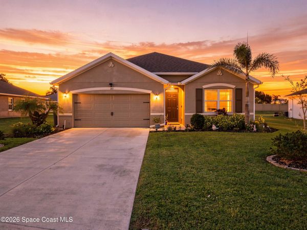 207 Guinevere Drive SW , Palm Bay, FL 32908