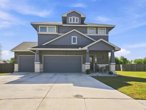 4902 Village Park, Marion, TX 78124