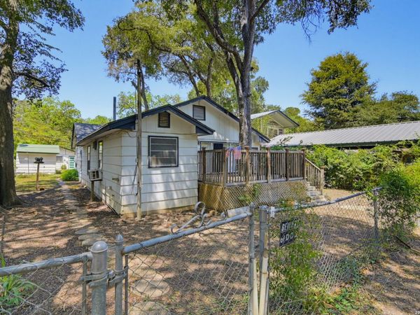 924 Lake Drive, Seguin, TX 78155