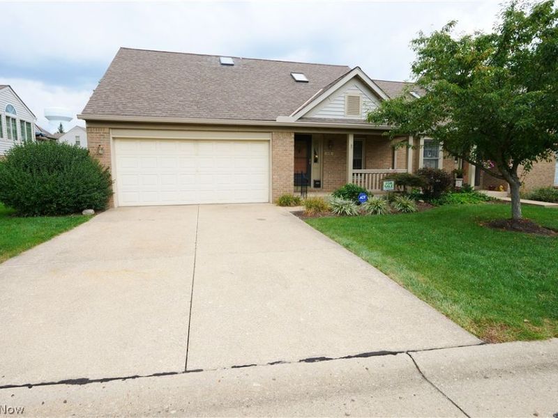 115 Ledbury Circle NE, Canton, OH 44721 Photo 1