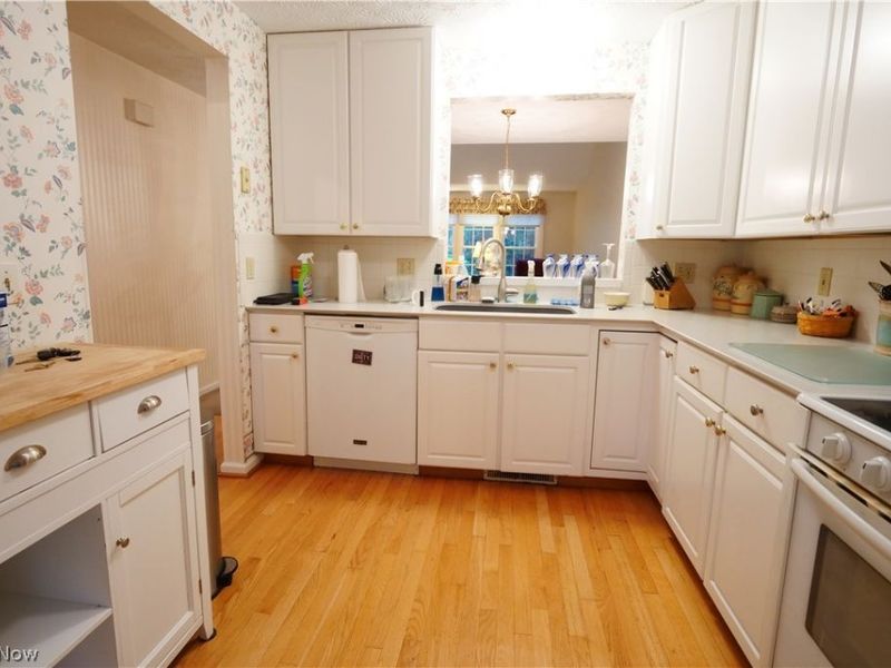 115 Ledbury Circle NE, Canton, OH 44721 Photo 6